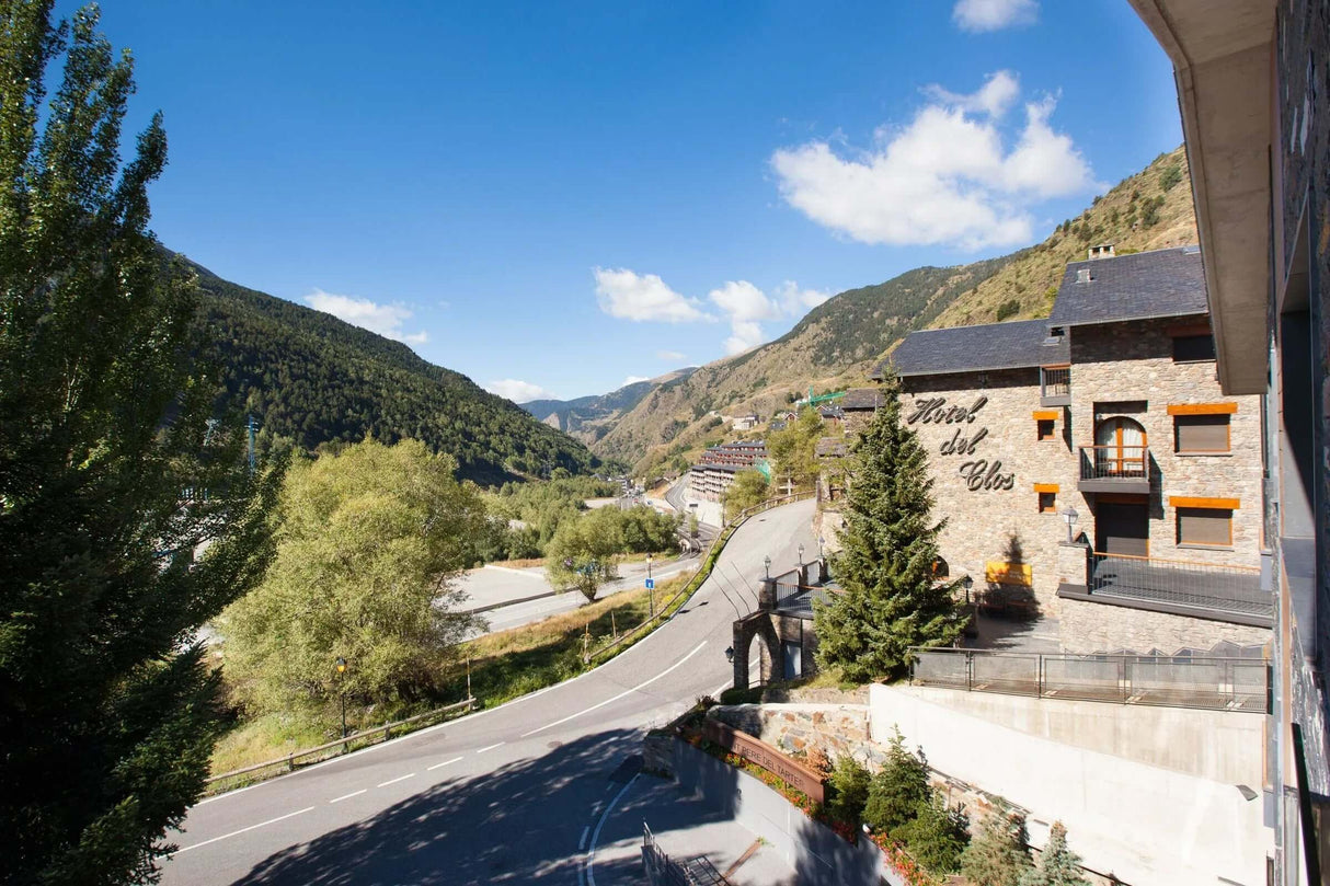 Tarter Mountain Suites - -CaranvaSports - temporada 2026