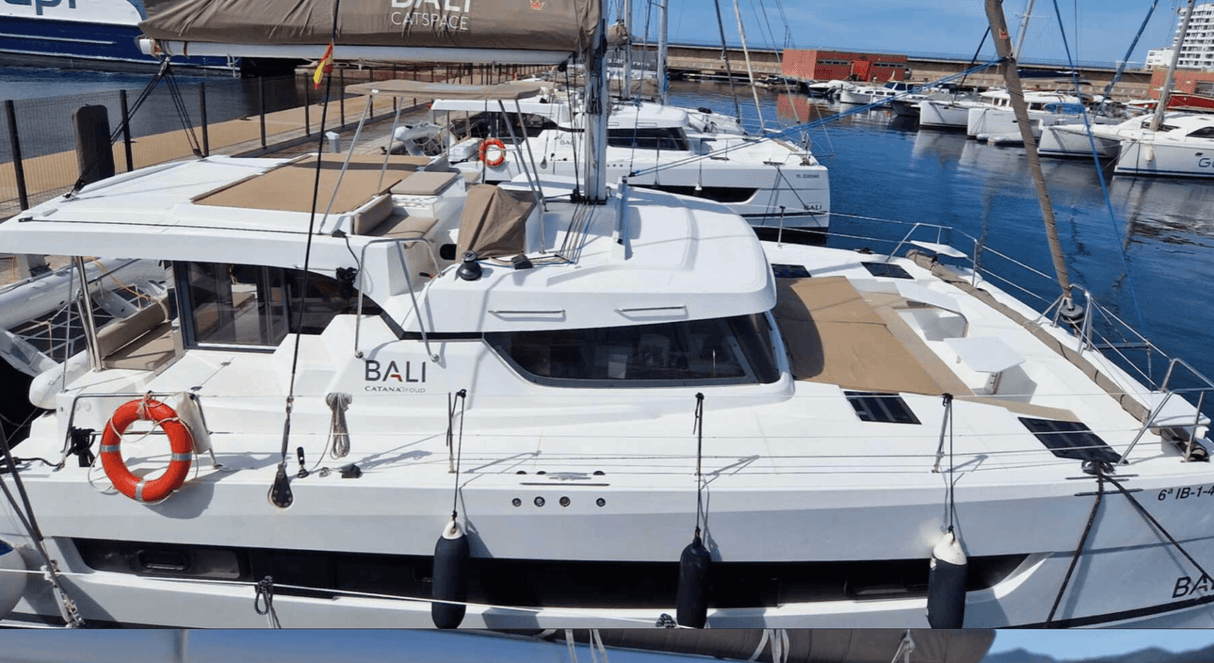 Lloguer Catamarà Bali Catspace — Eivissa